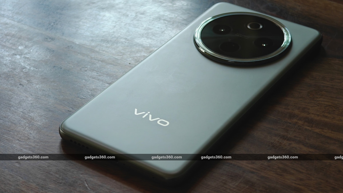 vivo t4 smudge back design gadgets 360 VivoT4  Vivo